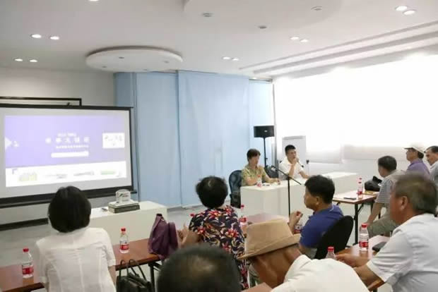 華亭鎮(zhèn)兩新組織第二黨總支部書(shū)記朱青