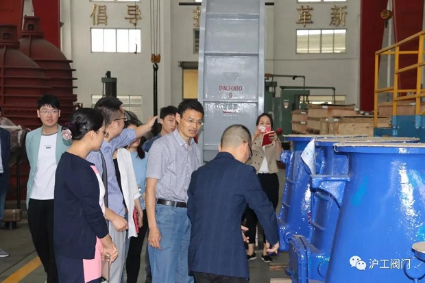 �ζ��^(q��)��(j��ng)ίǰ���Ϻ������y�T�S�M(j��n)���{(di��o)�У��D2��